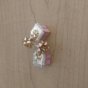 Earrings-Pink Christmas presents with gold bows🥺💖